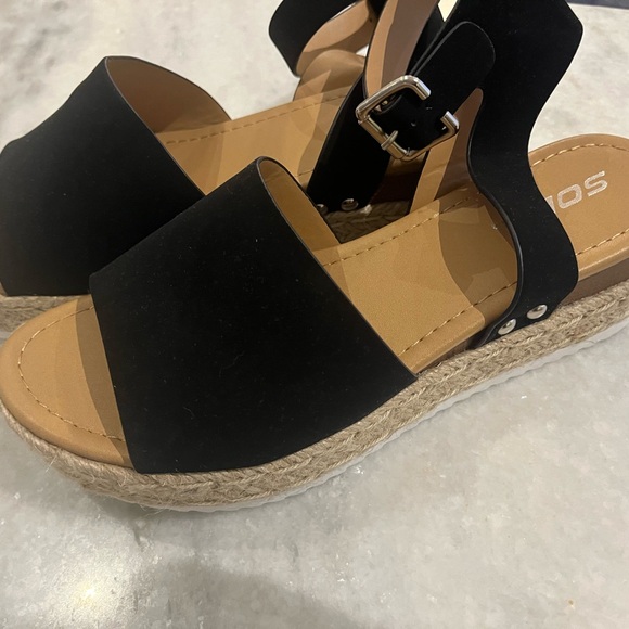 Soda Sandal Platforms - Picture 3 of 6